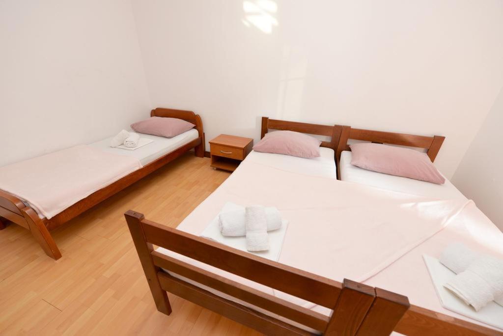 Apartments Rem Новалья Экстерьер фото
